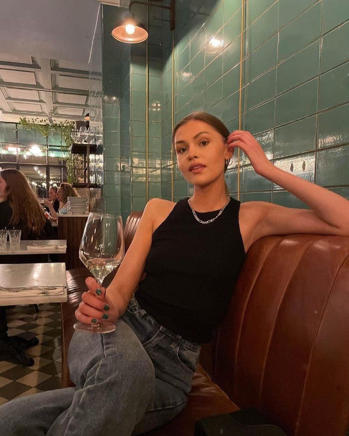 금욜엔 와인으로 무드있게🍷🖤 이미지1