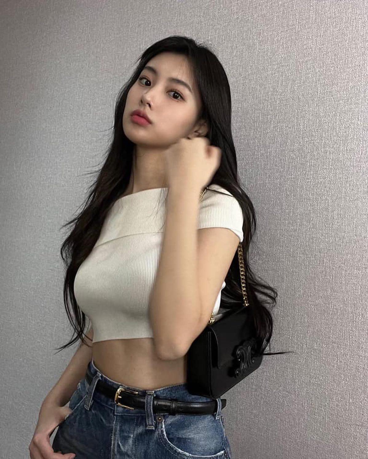 깔끔하게 예쁜 크롭티❤️🤍 이미지1