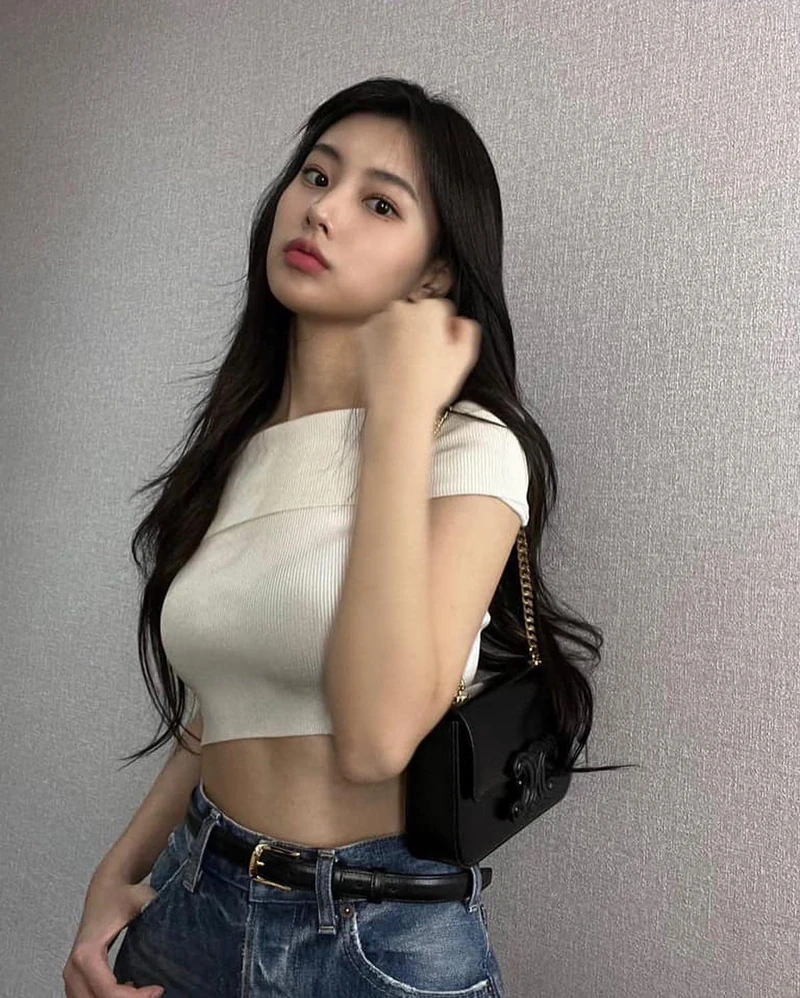 깔끔하게 예쁜 크롭티❤️🤍 이미지1