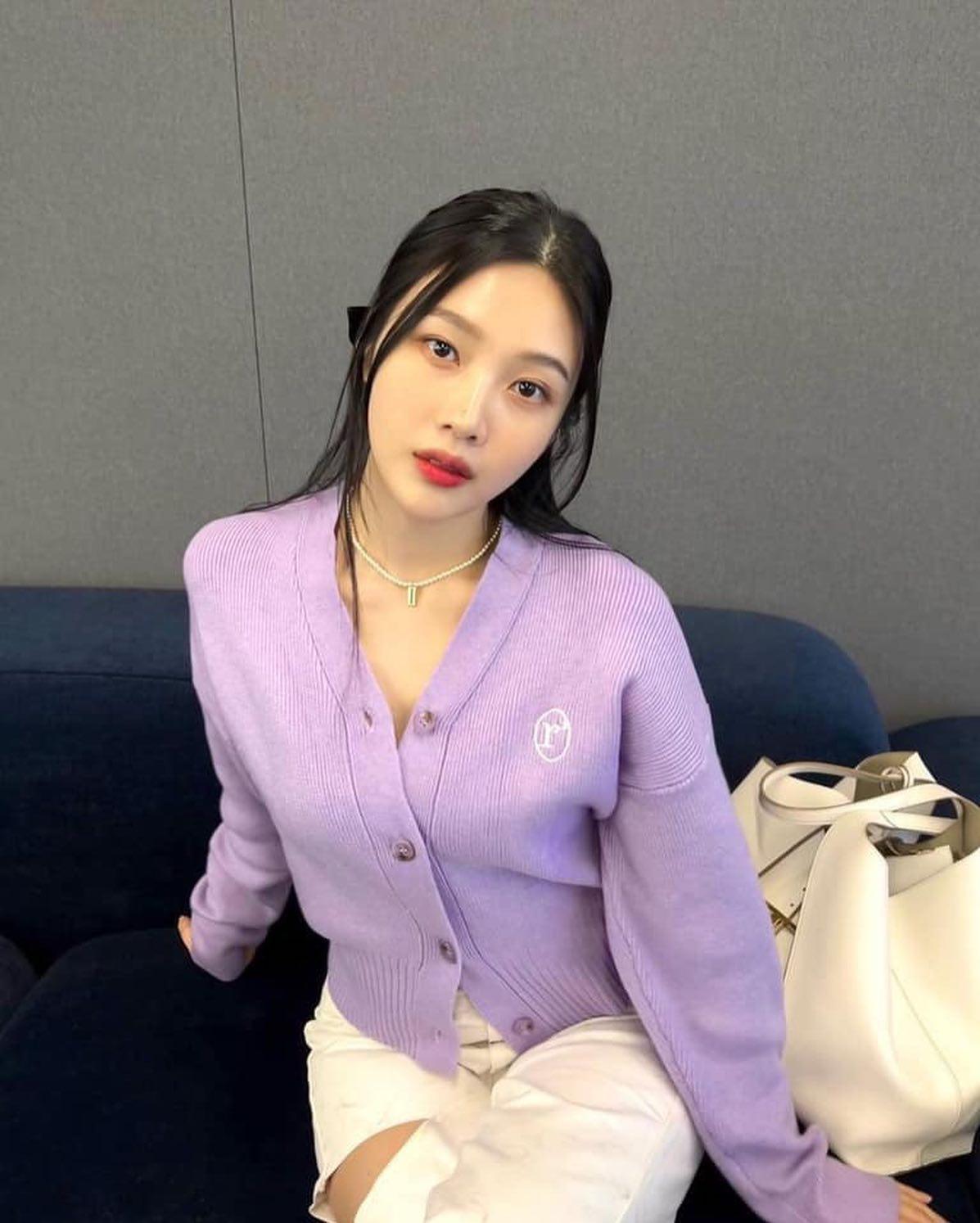 봄엔 역시@가디건💜🤍 이미지