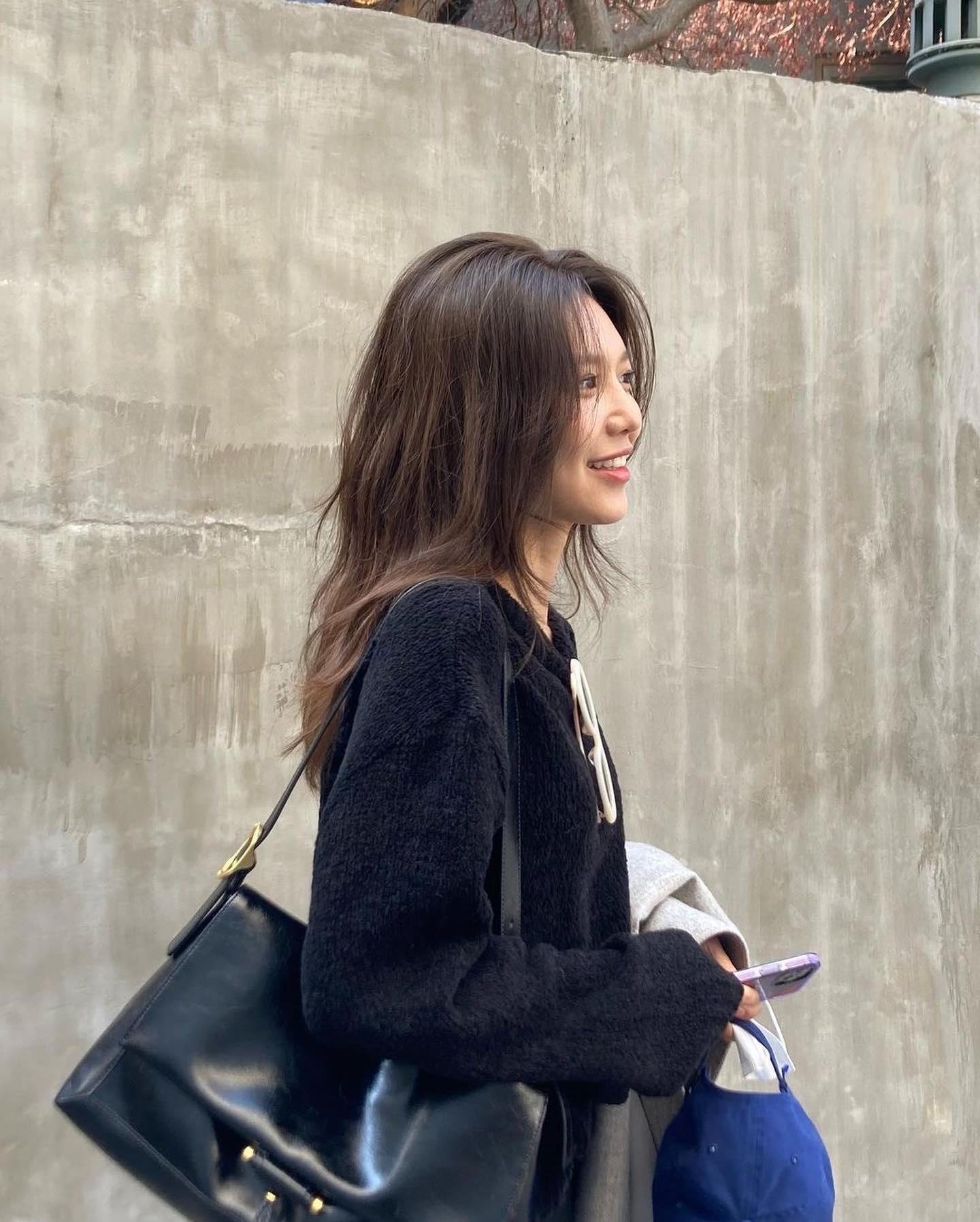 수영언니 간절기 옷태🖤💛참고해 이미지6