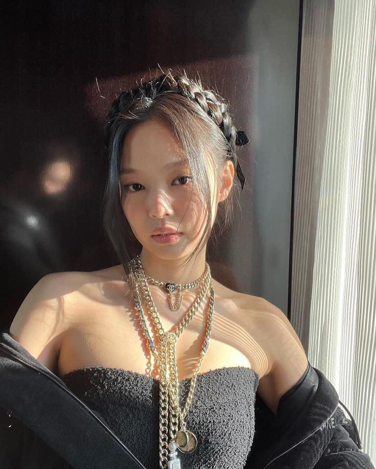 샤넬쇼 제니 착장@넘이뻐🖤 이미지