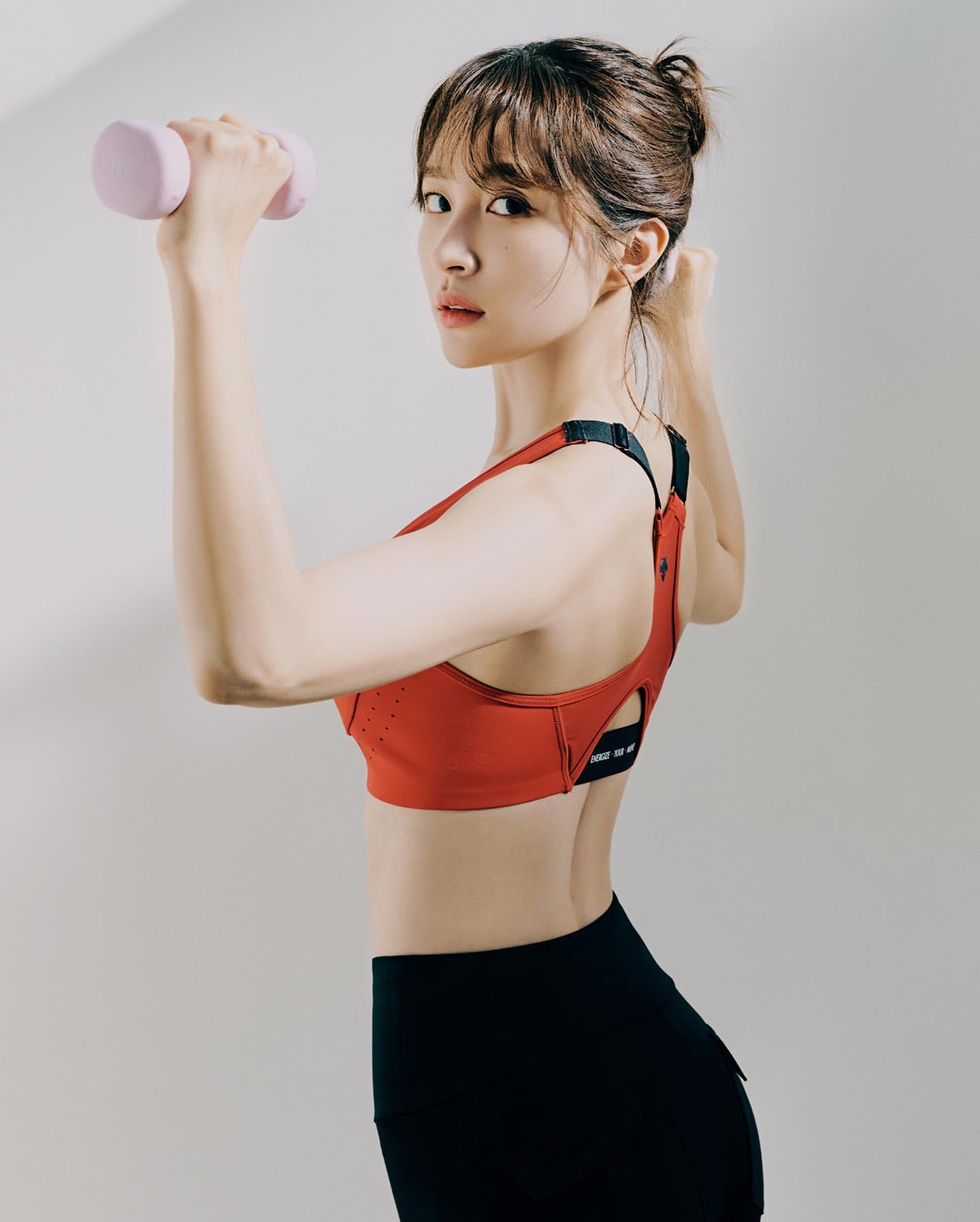 운동하는 모습도 예뻐🏃🏻‍♀️❤️@하니 하니와 함께, 도전하자!💪🏻🥰오늘부터 나답게 #광고 이미지
