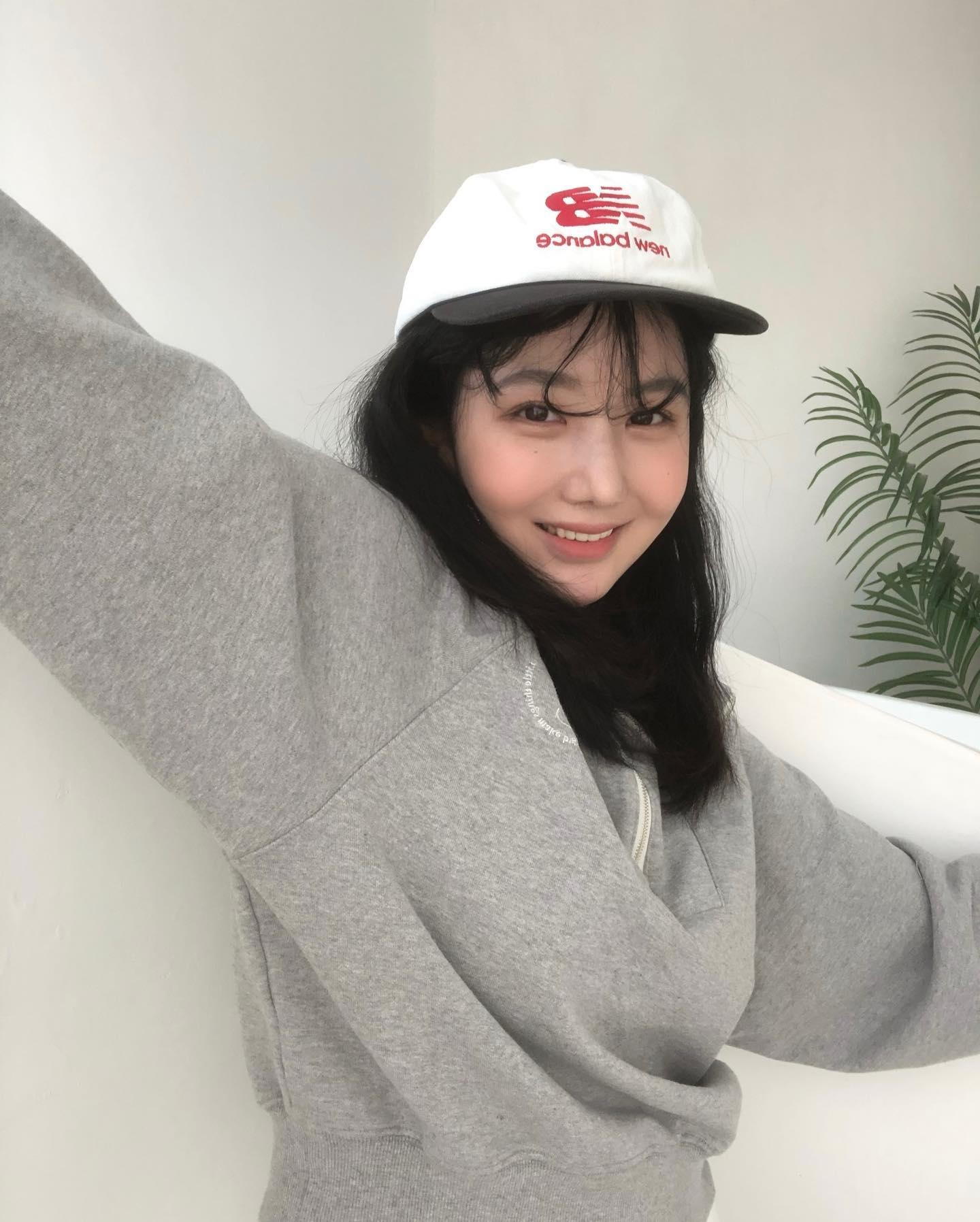 봄 꾸안꾸 완성해🧢🤍@레트로캡 이미지2