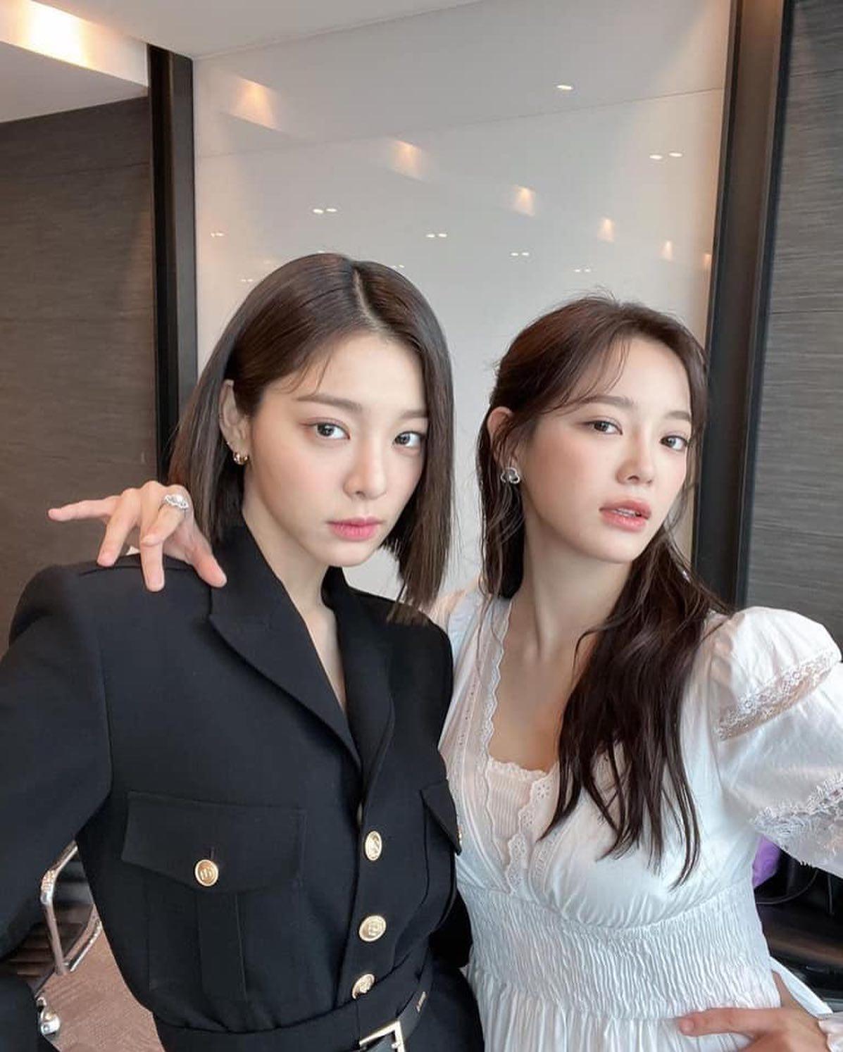 요즘 매력 터지는 김세정@일상💚 이미지2