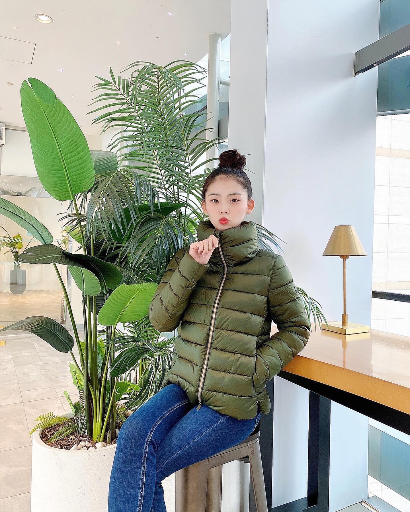 간절기 찰떡 활용템😎💚경량패딩
편하게 가지고 다닐 폴더블 패딩🐤🧡@준비해 #광고 이미지1