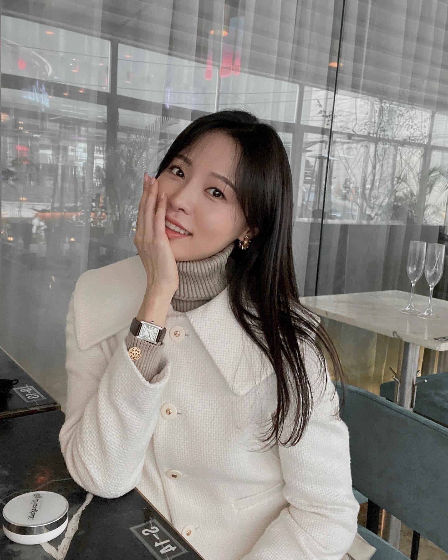 봄에는 포인트 트위드🤍🌸@챙겨
데일리로 예쁜 미쏘 트위드자켓 참고해💎🤵🏻‍♀️ #광고 이미지6