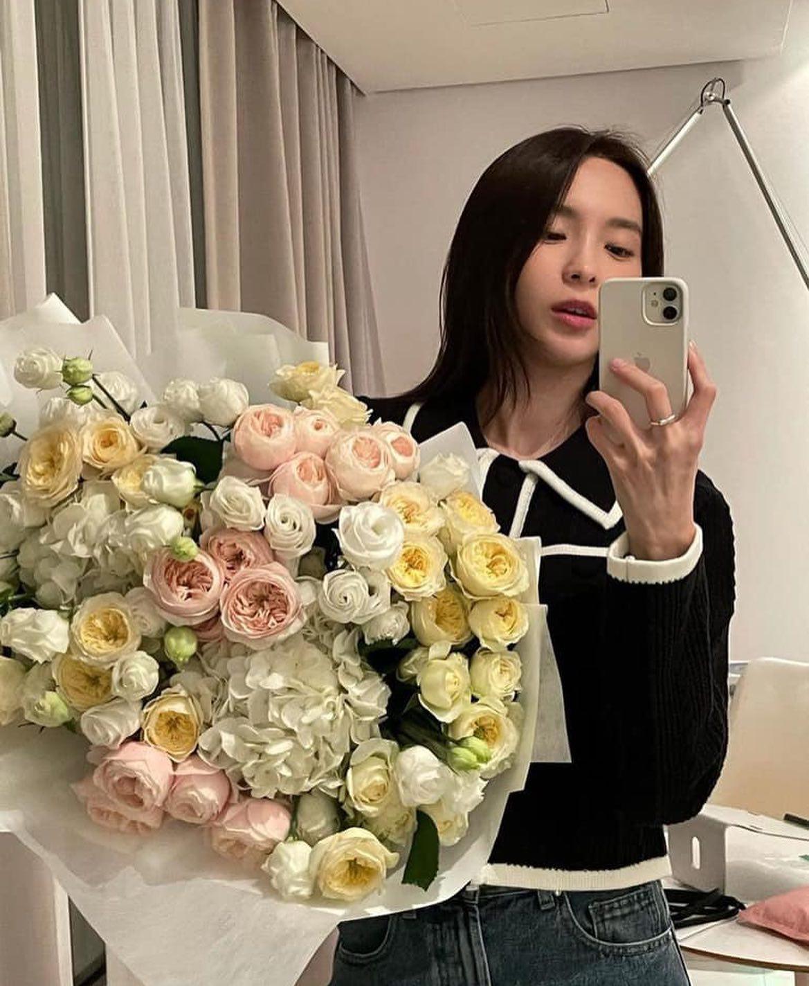 단아 분위기@수미언니 일상💛🤍 이미지6