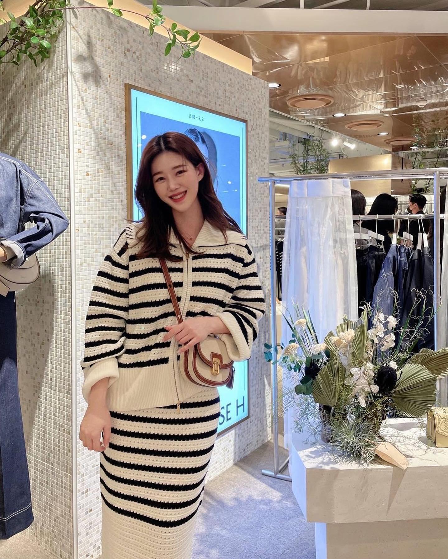 봄엔 스트라이프🖤🤍@같이입자 이미지10