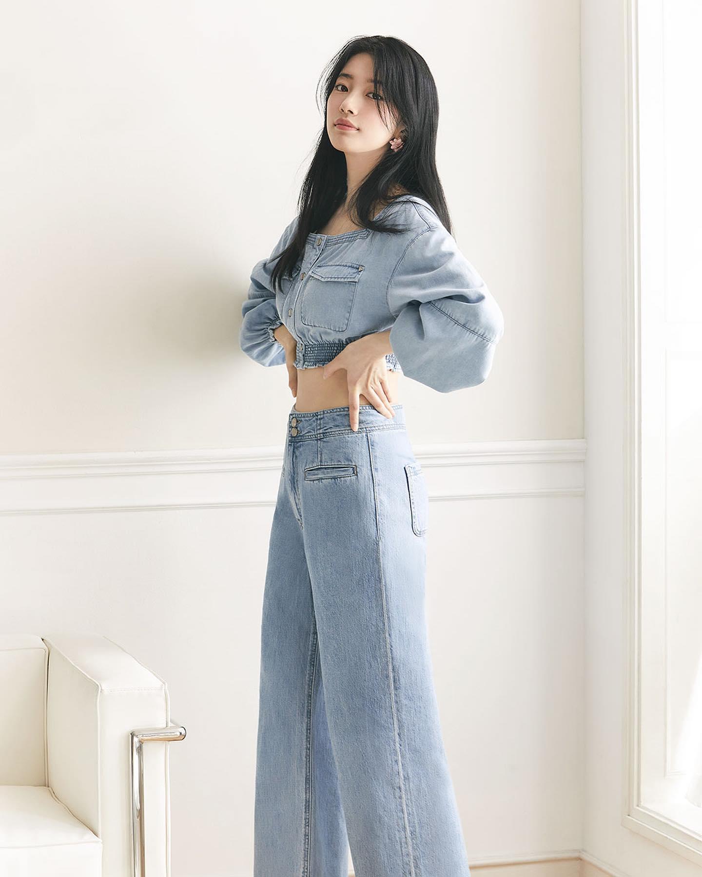 수지언니 심쿵 데님룩❤️💙@예뻐
게스 신상 데님과 함께한 DOTD(Denim of the Day)👖 #광고 이미지