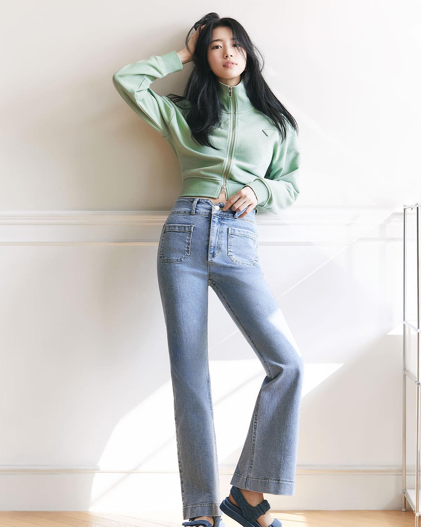 수지언니 심쿵 데님룩❤️💙@예뻐
게스 신상 데님과 함께한 DOTD(Denim of the Day)👖 #광고 이미지4