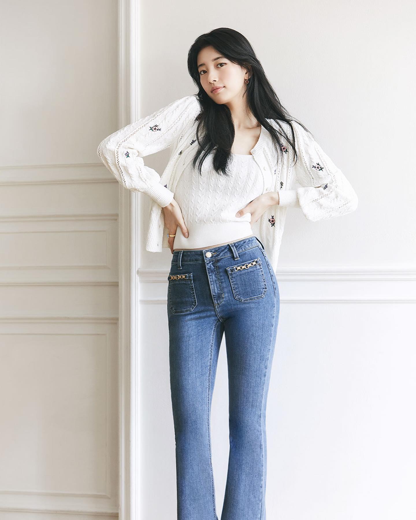 수지언니 심쿵 데님룩❤️💙@예뻐
게스 신상 데님과 함께한 DOTD(Denim of the Day)👖 #광고 이미지6