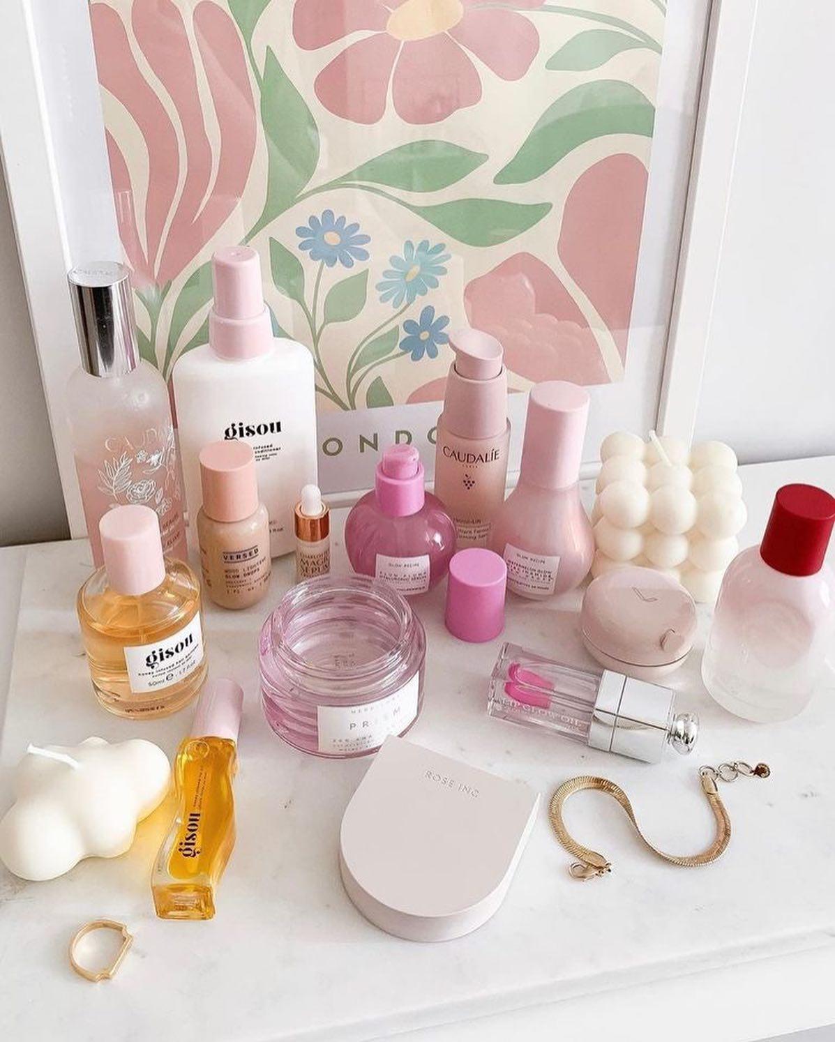 봄향기 가득 화장대🌸💄 이미지"