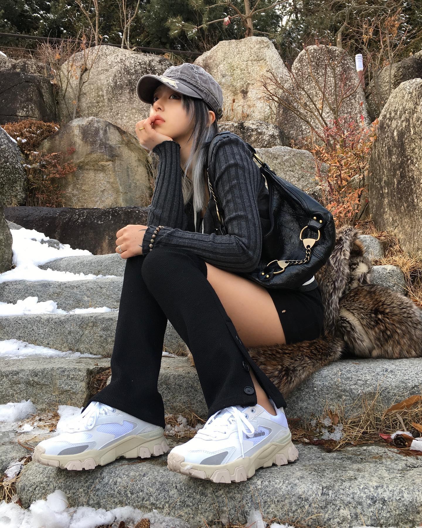 봄 코디에 스트릿무드🔥🤍@추가
요즘 힙한 믹스 코디에 자주보는😎🎧 엄브로 스토니 #광고 이미지2