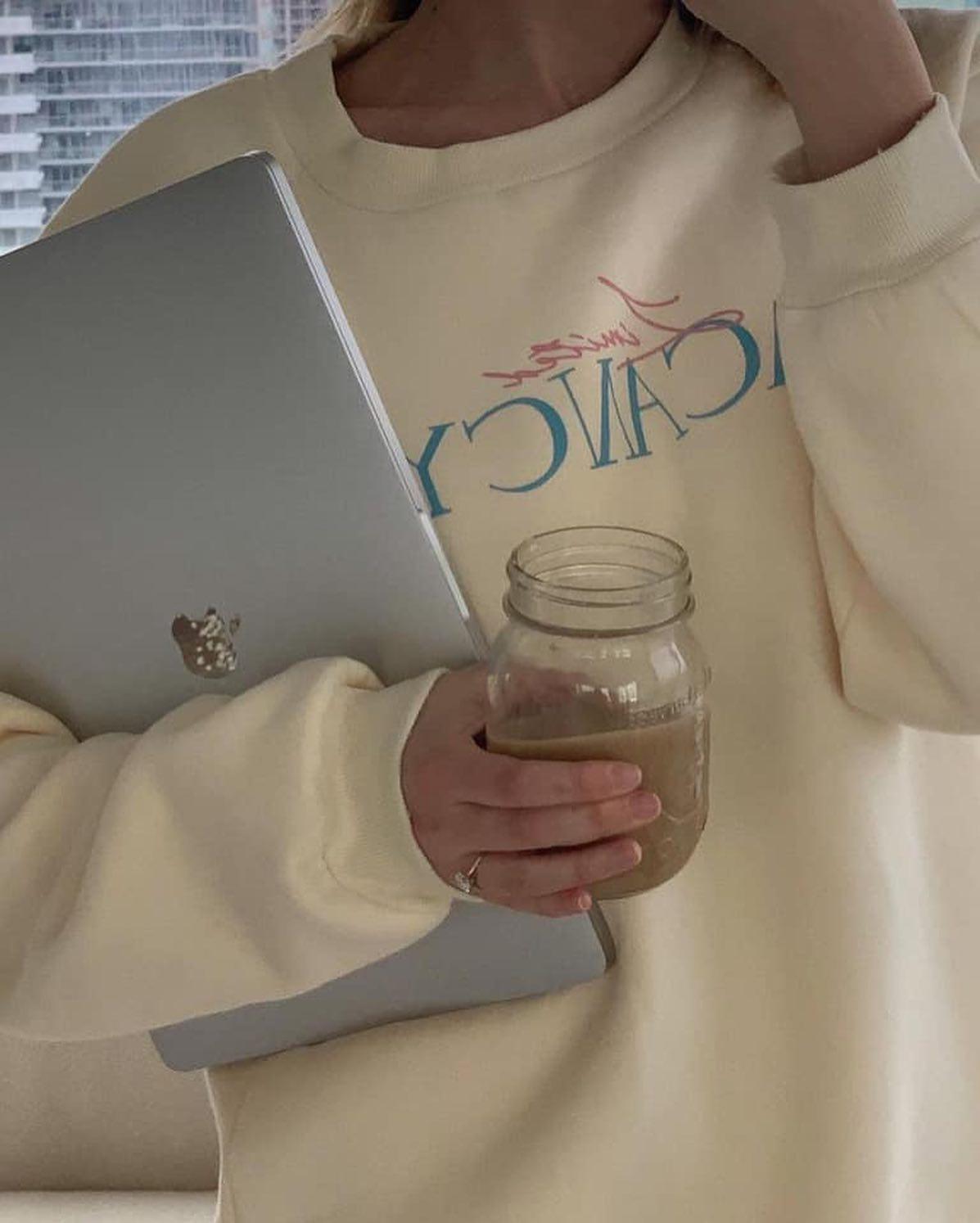 데일리룩에 맥북 갬성 한스푼💻🖤 이미지9