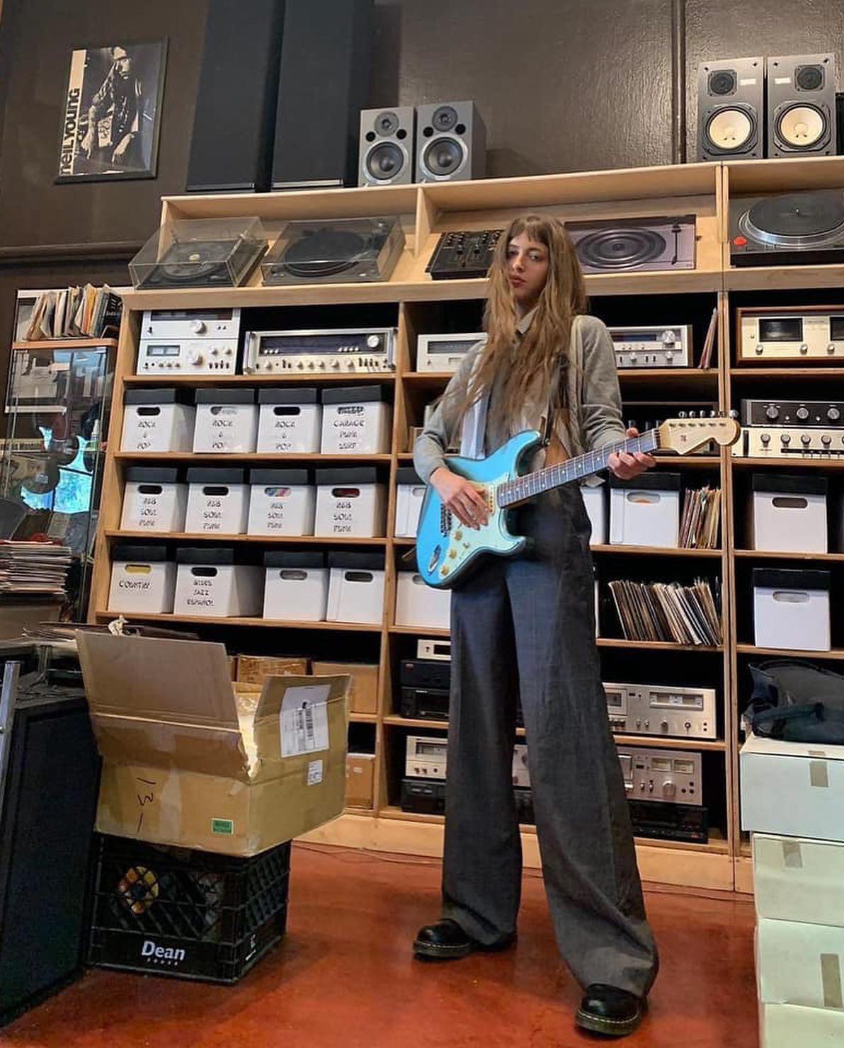 취미로 기타 한번@배워볼까😎🎸 이미지"