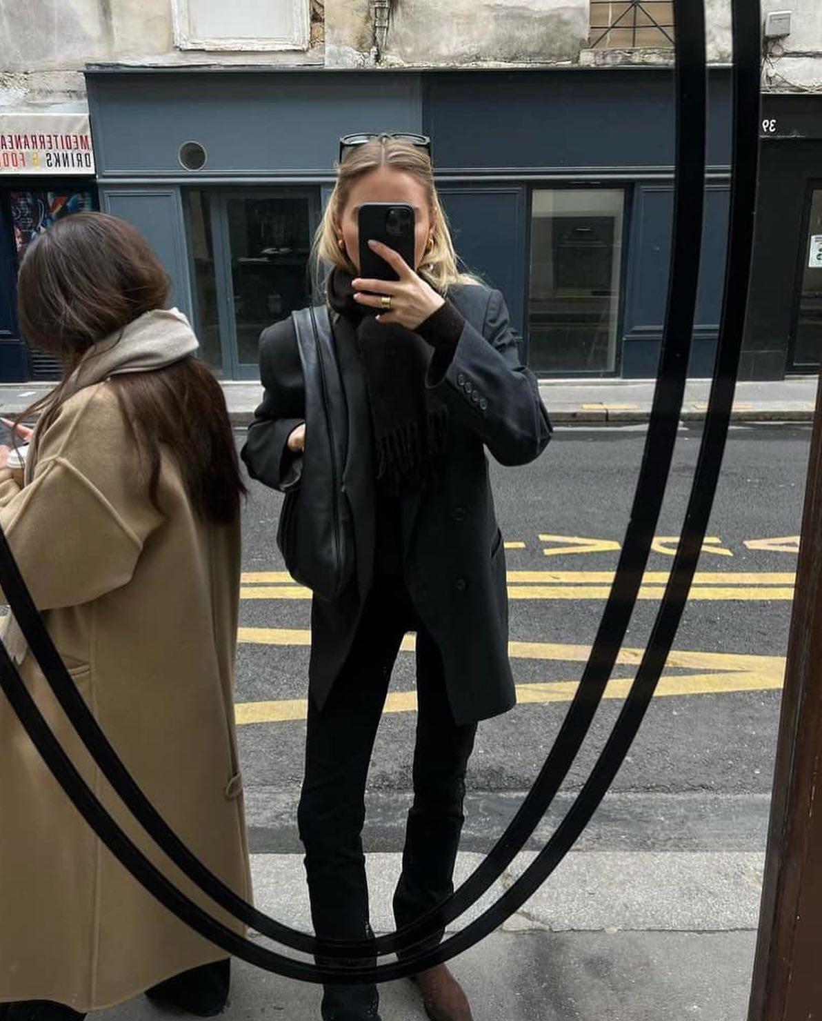 오늘의 무채색 코디 참고해🧐🖤 이미지