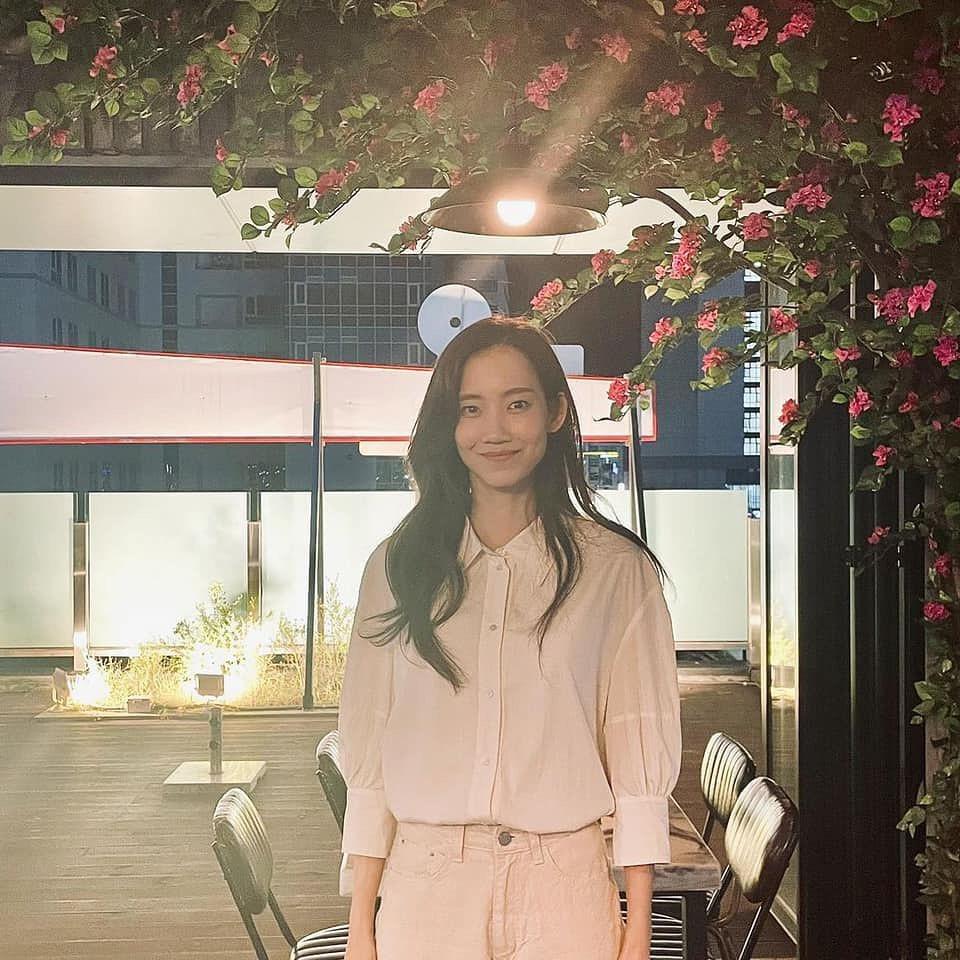 꾸안꾸 정석 현빈언니🖤💖 이미지6