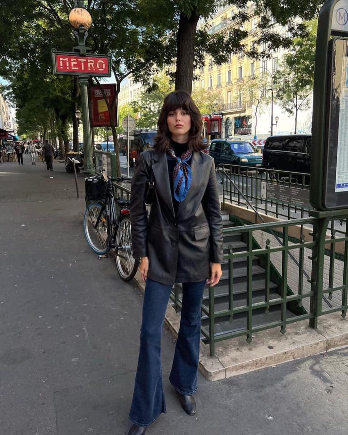 스카프로 분위기 챙겨🖤🤍 이미지3