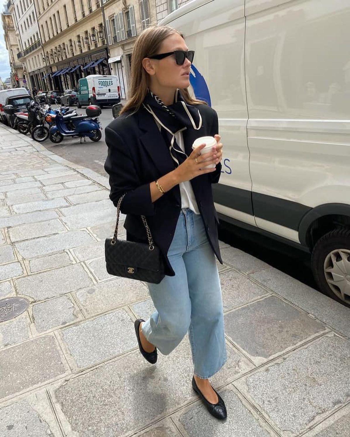 스카프로 분위기 챙겨🖤🤍 이미지4