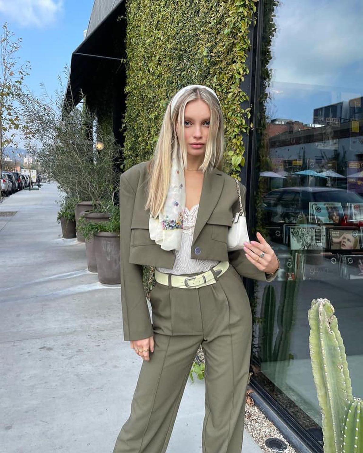 스카프로 분위기 챙겨🖤🤍 이미지7