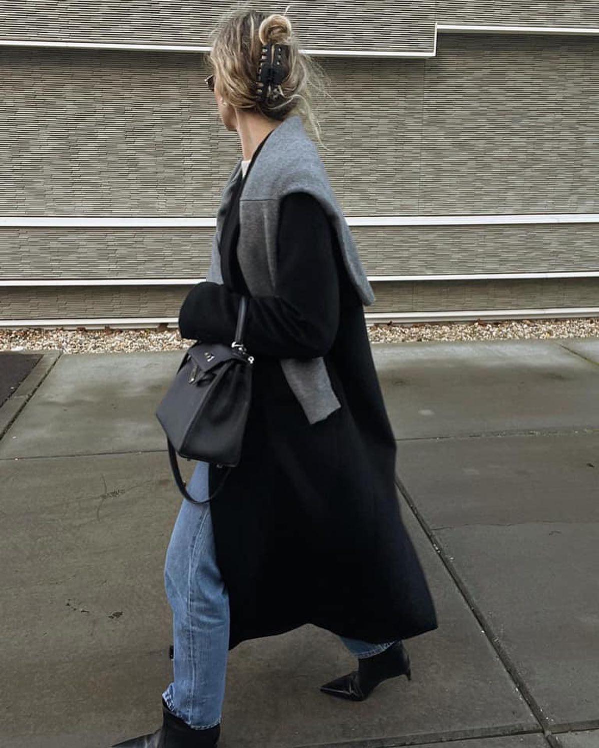블랙 코트로 존버🖤🕵🏻‍♀️ 이미지4