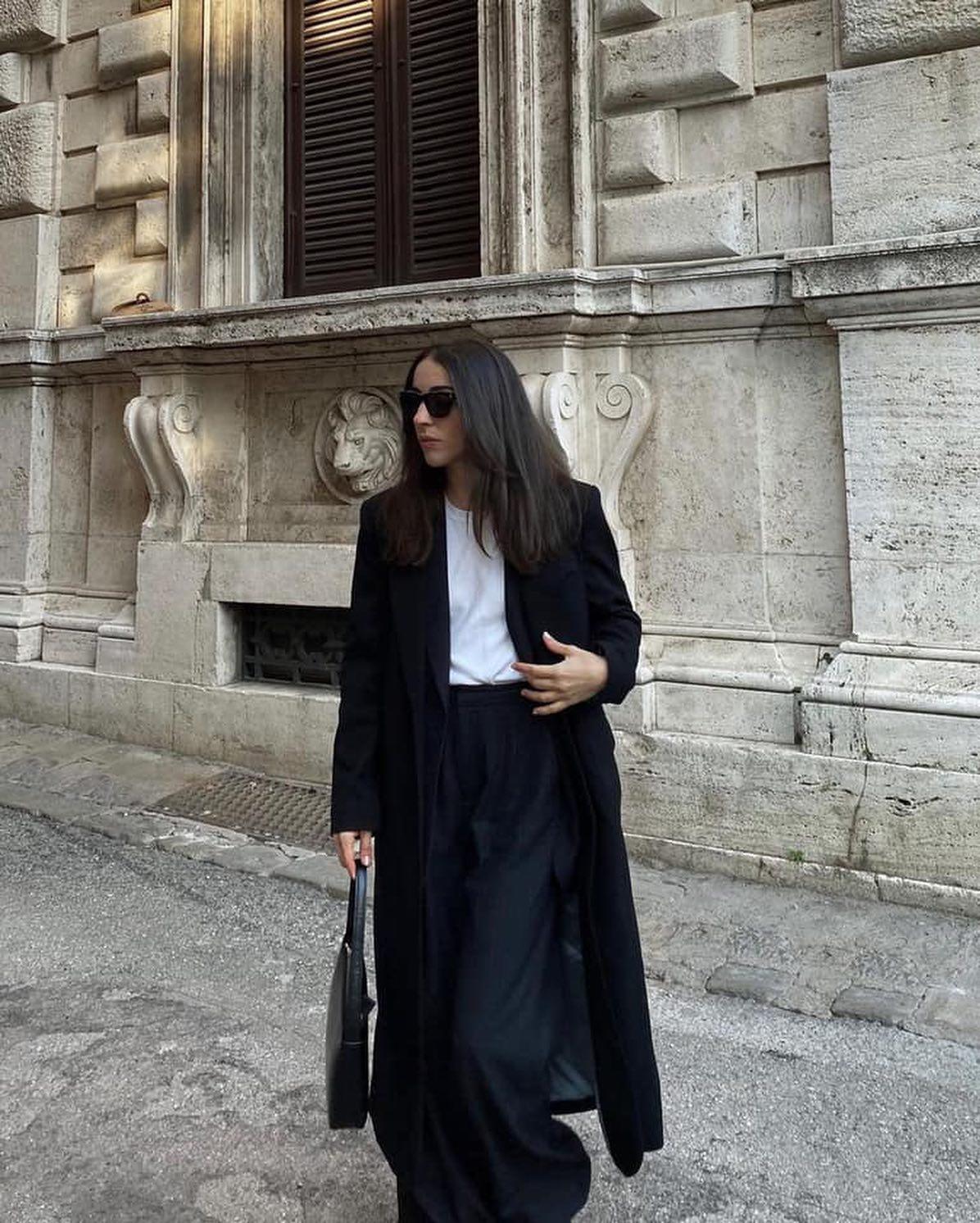 블랙 코트로 존버🖤🕵🏻‍♀️ 이미지7