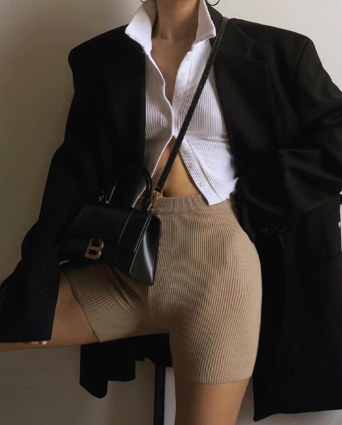 봄에 크롭탑 입을 준비✂️🖤 이미지2