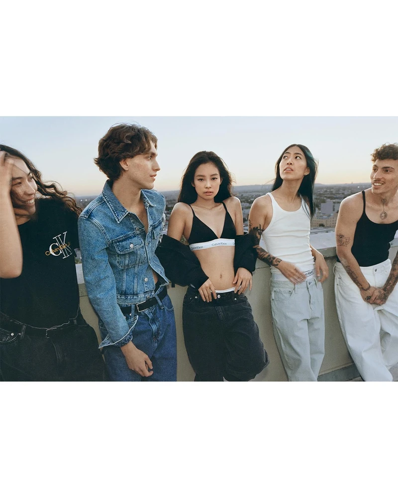 클래식한 제니 청바지룩🖤🤍참고
캘빈클라인 x 제니 22SS👖👙🔥 올 투게더! @같이해 #광고 이미지1