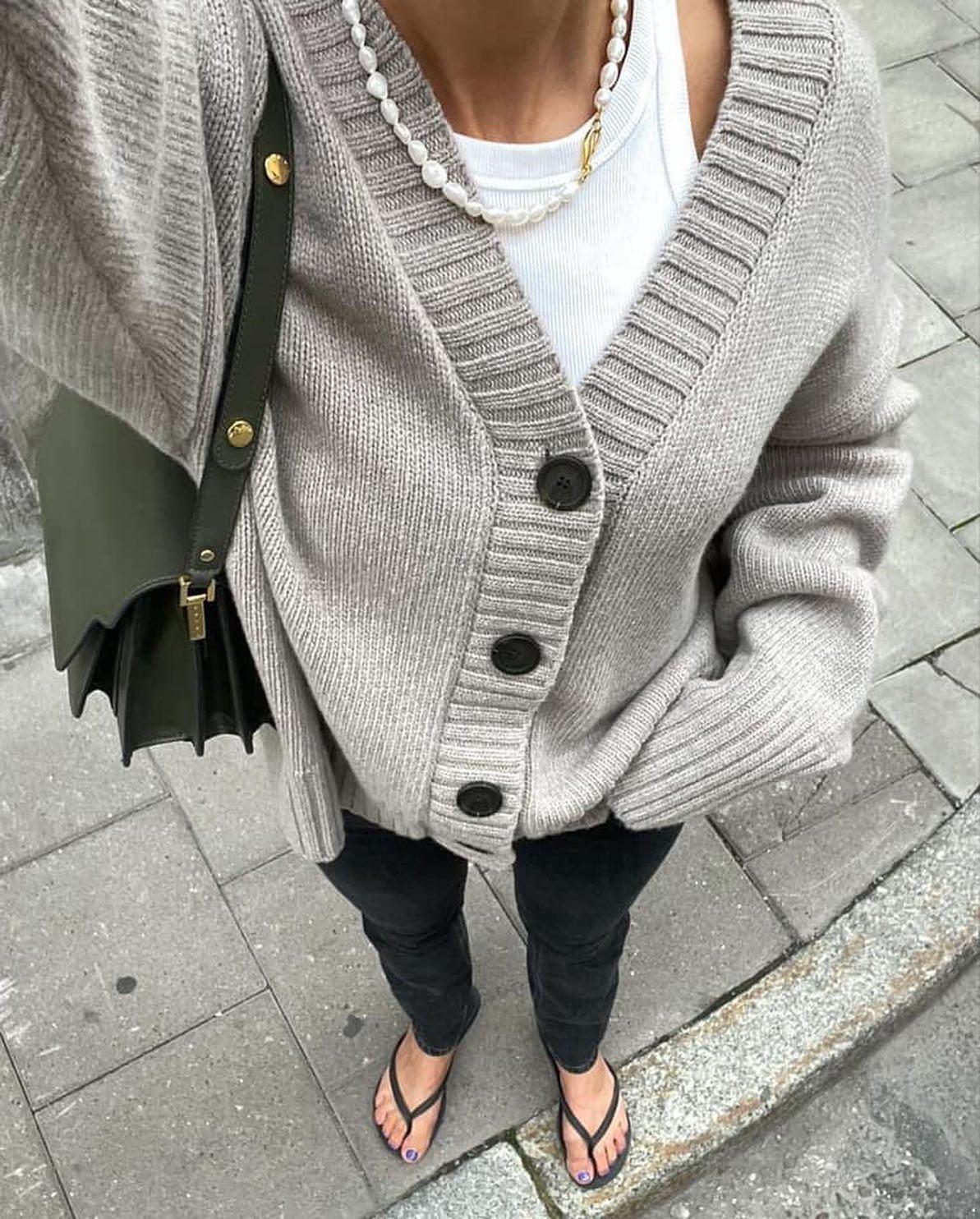 브이넥이 끌려✌️🤍 이미지7