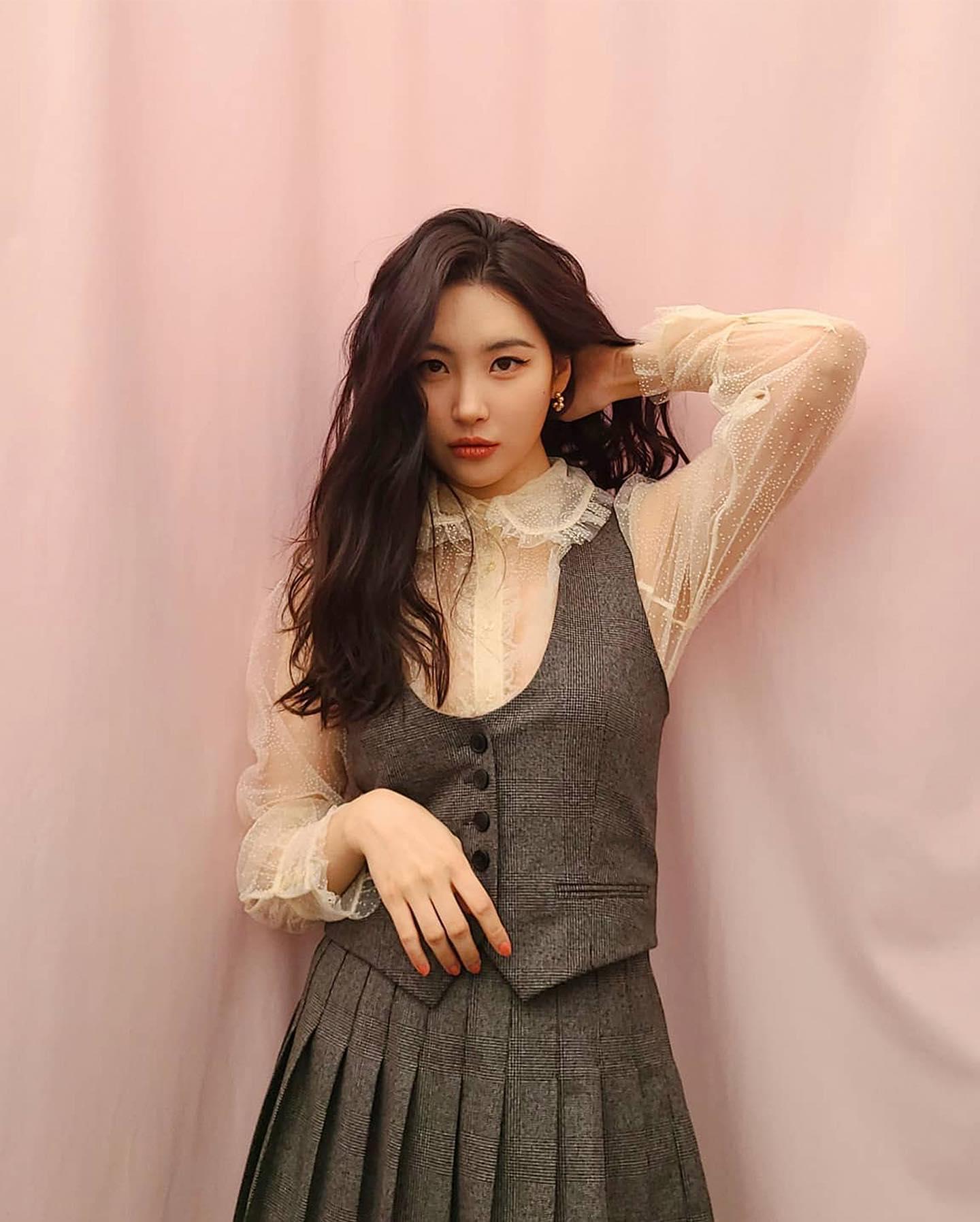 요새 너무 예쁜 선미 일상룩💖💙 이미지6