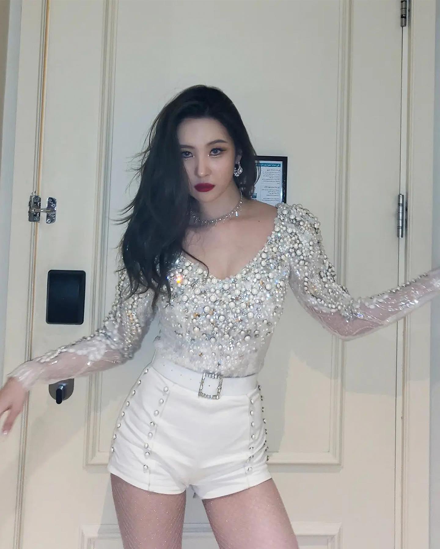 요새 너무 예쁜 선미 일상룩💖💙 이미지7