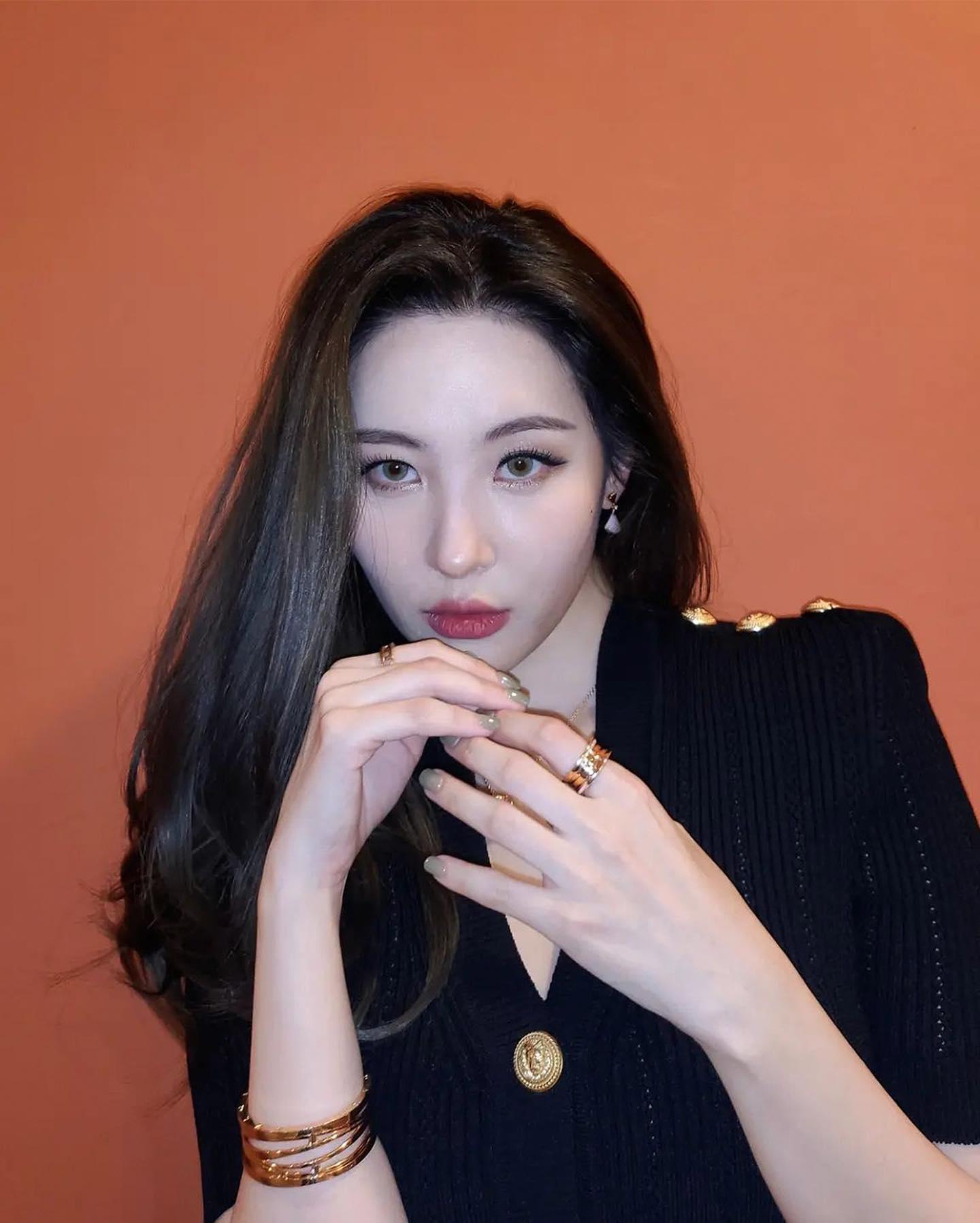 요새 너무 예쁜 선미 일상룩💖💙 이미지8