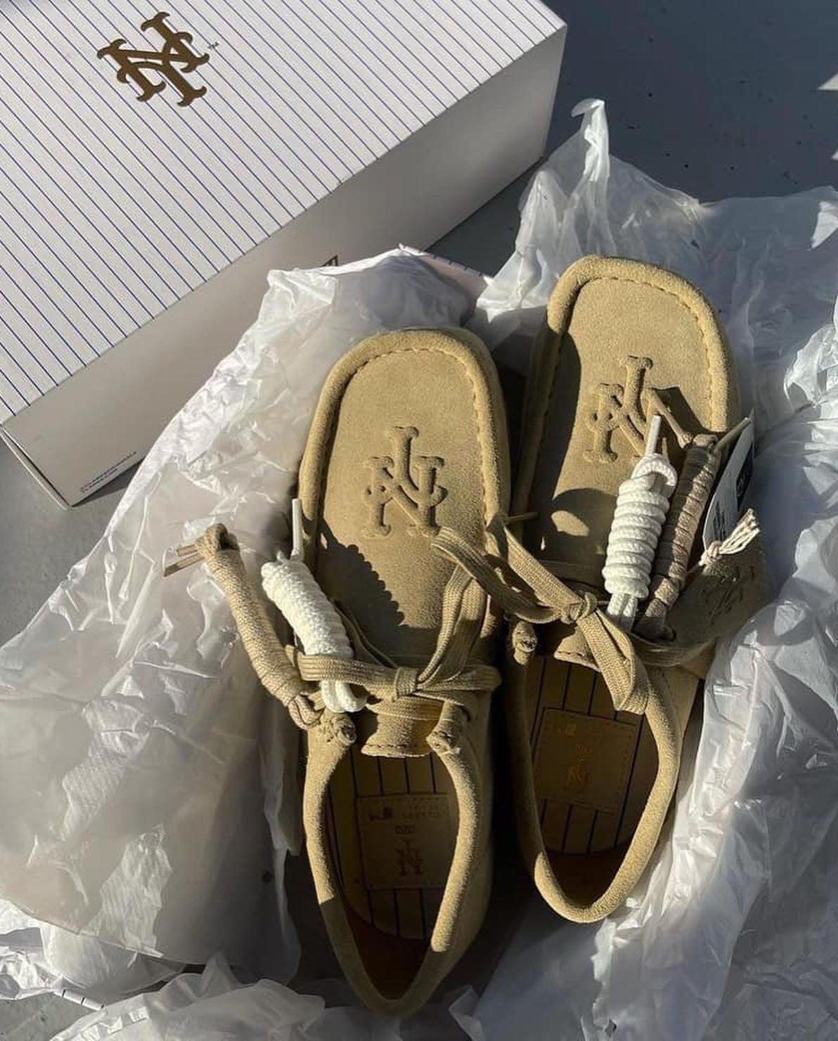캐주얼하게 클락스 신기👞💛💙 이미지5