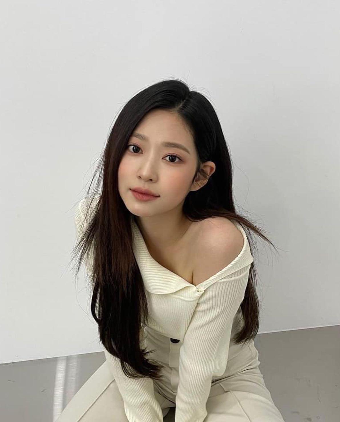 여신 비주얼@김민주 데일리🤍 이미지4