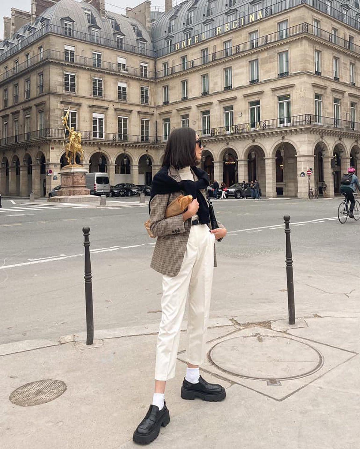 로퍼에 흰양말 조합🤍🖤 이미지6