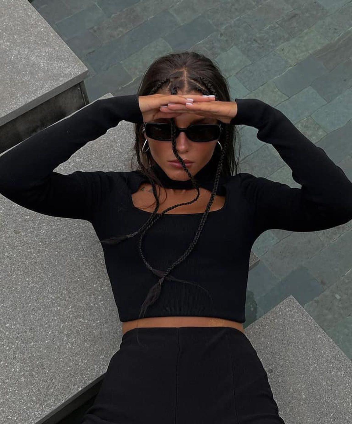 시선강탈 컷아웃 디테일🔥🖤 이미지4