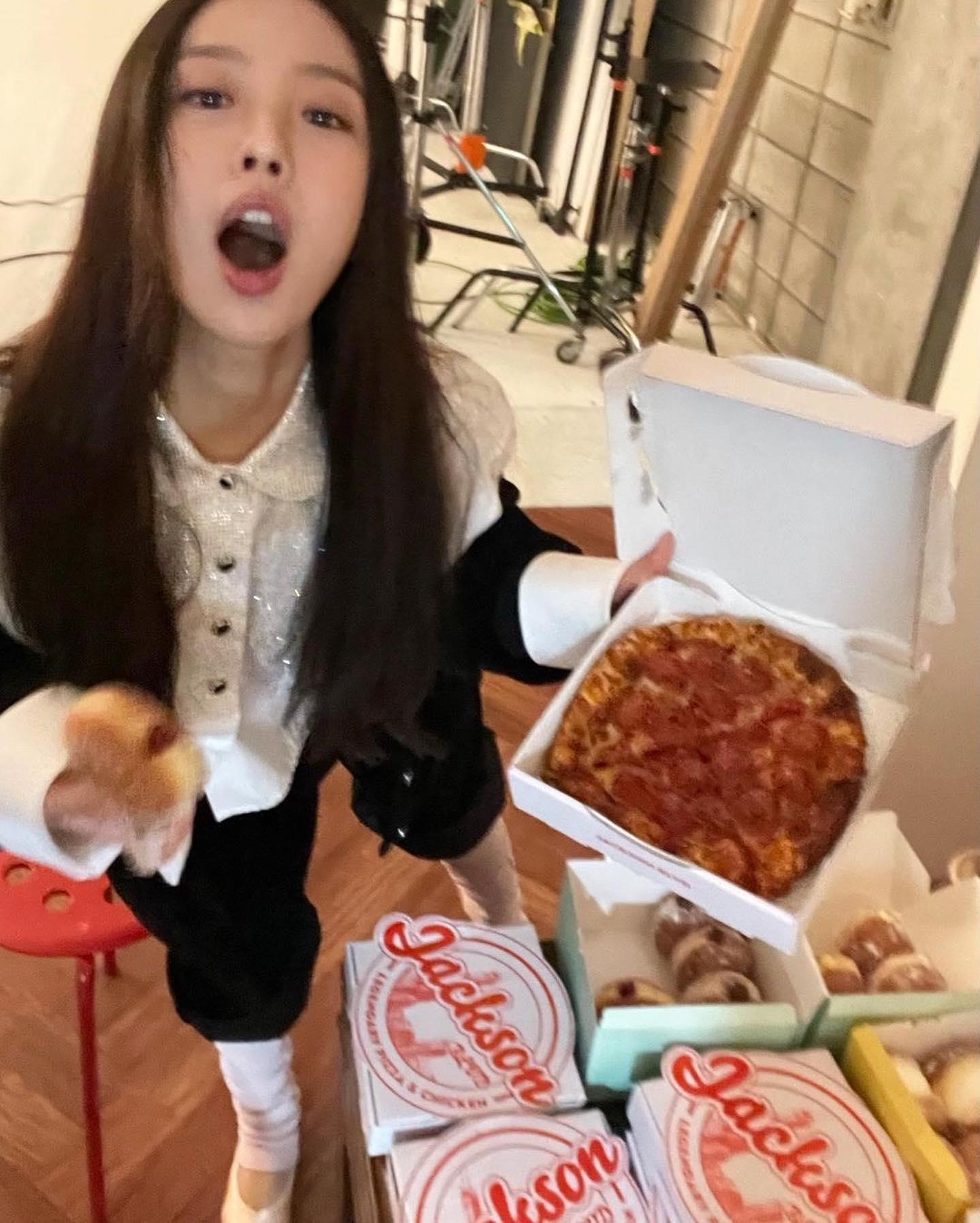 고민시 깔끔&러블리 데일리🤍 이미지7