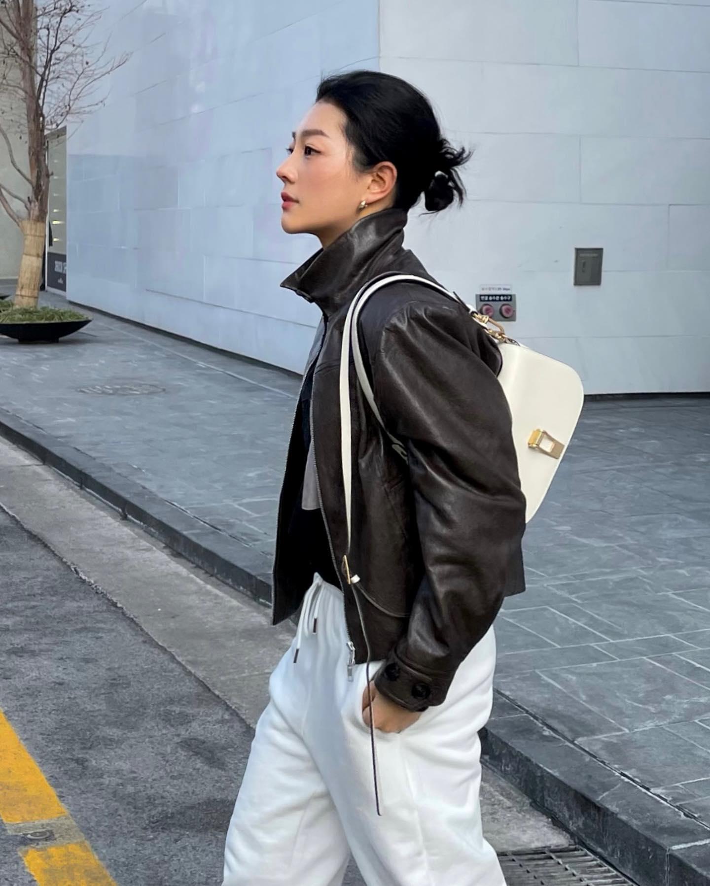 봄 데일리룩 필수템👜🌼@숄더백 이미지