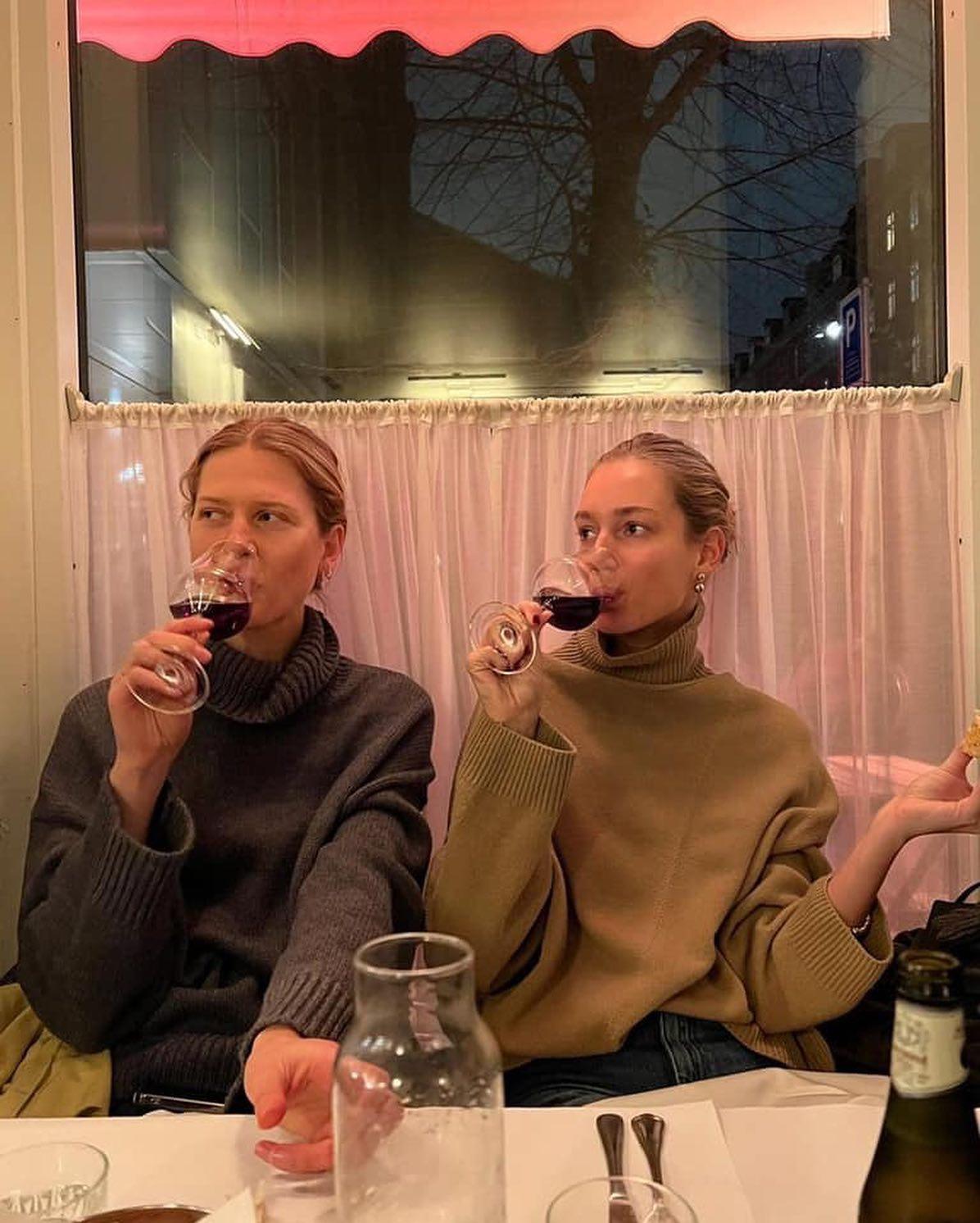 같이 하는 즐거움👭🏼🖤 이미지3