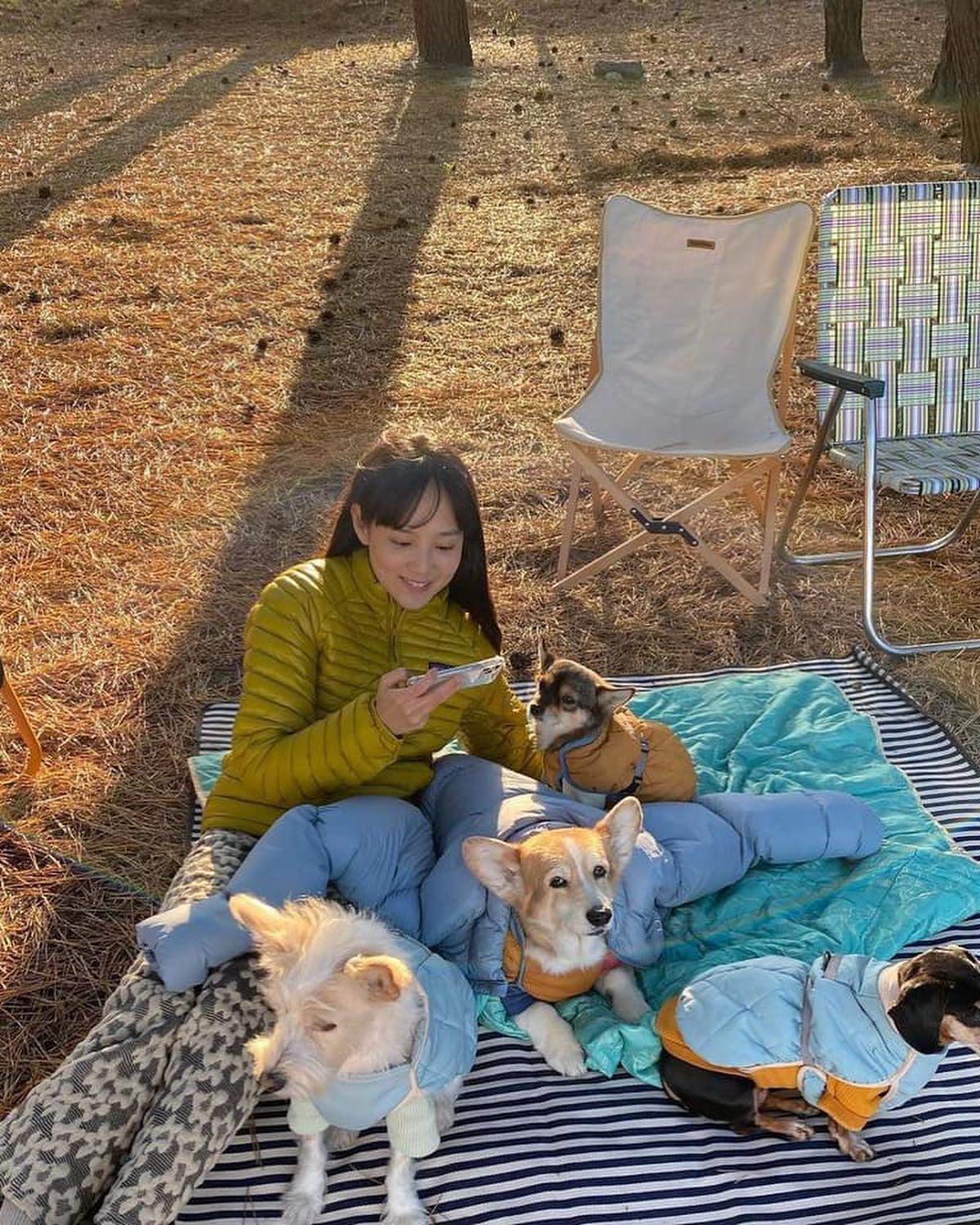 윤승아 수수 데일리룩🤎🤍 이미지2