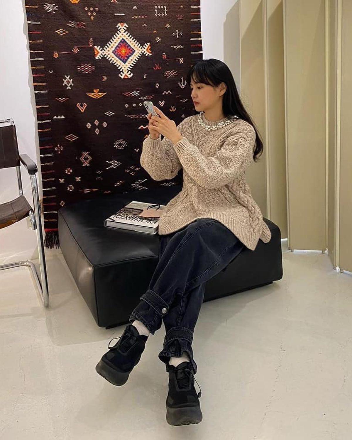 윤승아 수수 데일리룩🤎🤍 이미지6