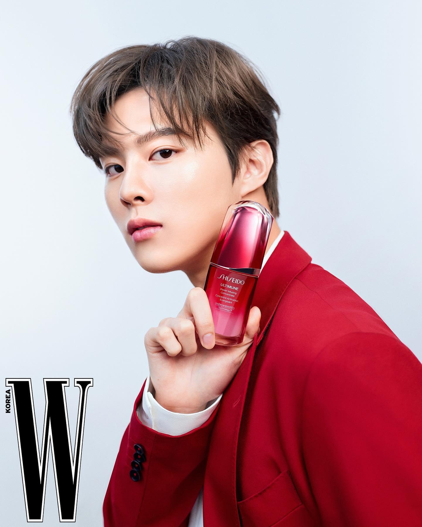 화보장인 잘생쁨 대표 김우석🖤
시세이도 앰버서더까지🤍 피부에서 빛이나✨ #광고 이미지4