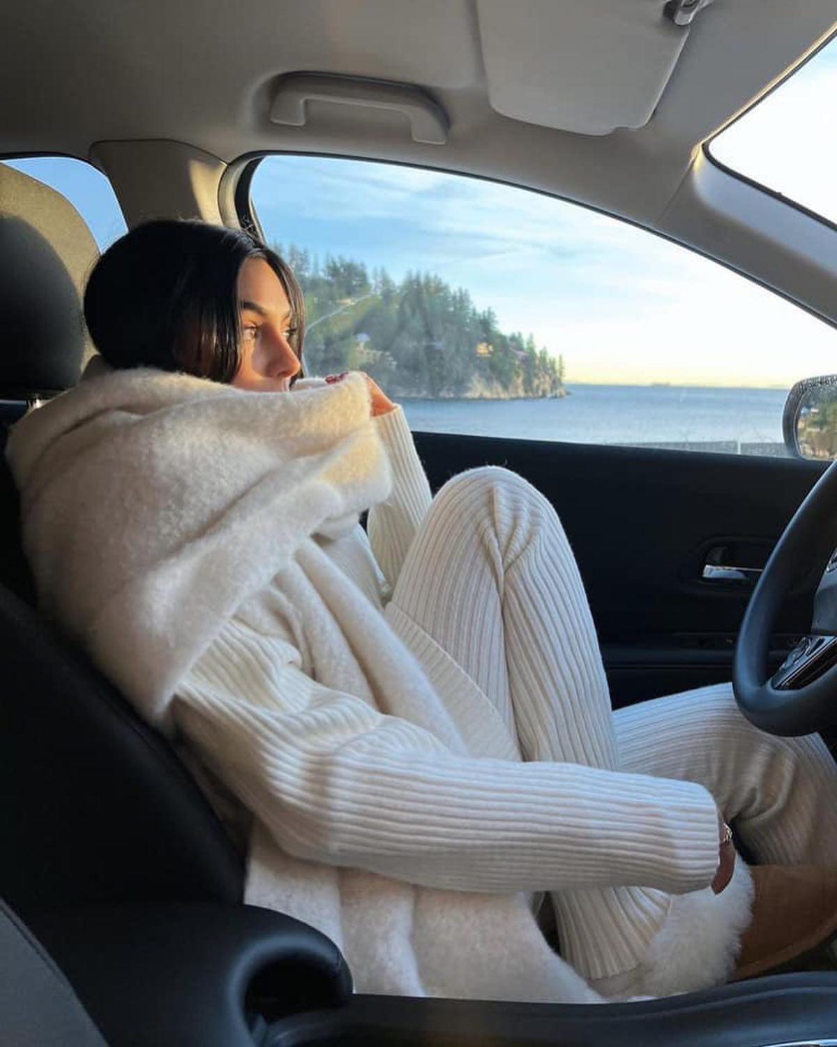 목도리에 파묻히기🧣🖤 이미지5