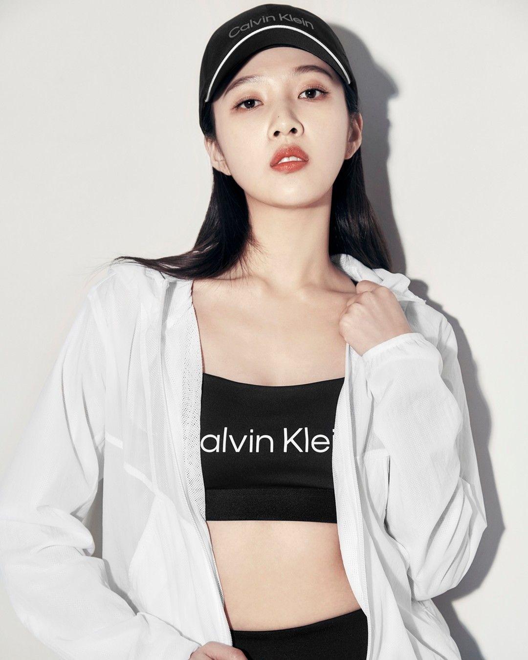 너무 @예뻐🖤🤍👖조이 x CK
러블리한 발렌타인조이❤️🎁청순미 CK화보 #광고 이미지4