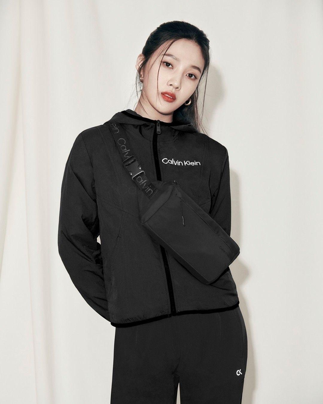 너무 @예뻐🖤🤍👖조이 x CK
러블리한 발렌타인조이❤️🎁청순미 CK화보 #광고 이미지6