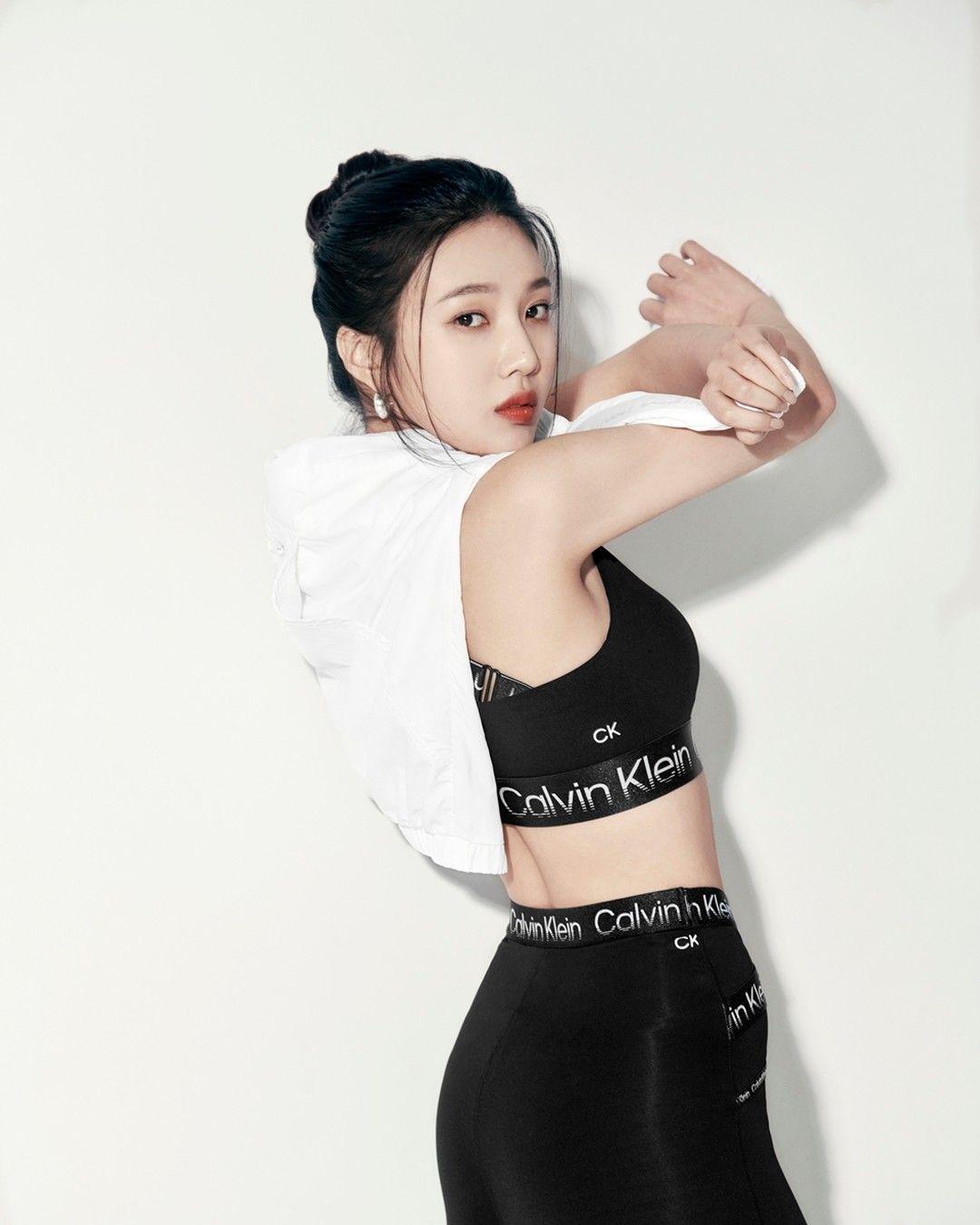 너무 @예뻐🖤🤍👖조이 x CK
러블리한 발렌타인조이❤️🎁청순미 CK화보 #광고 이미지8