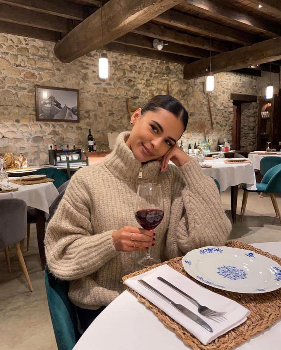 하프집업의 매력🖤 이미지8