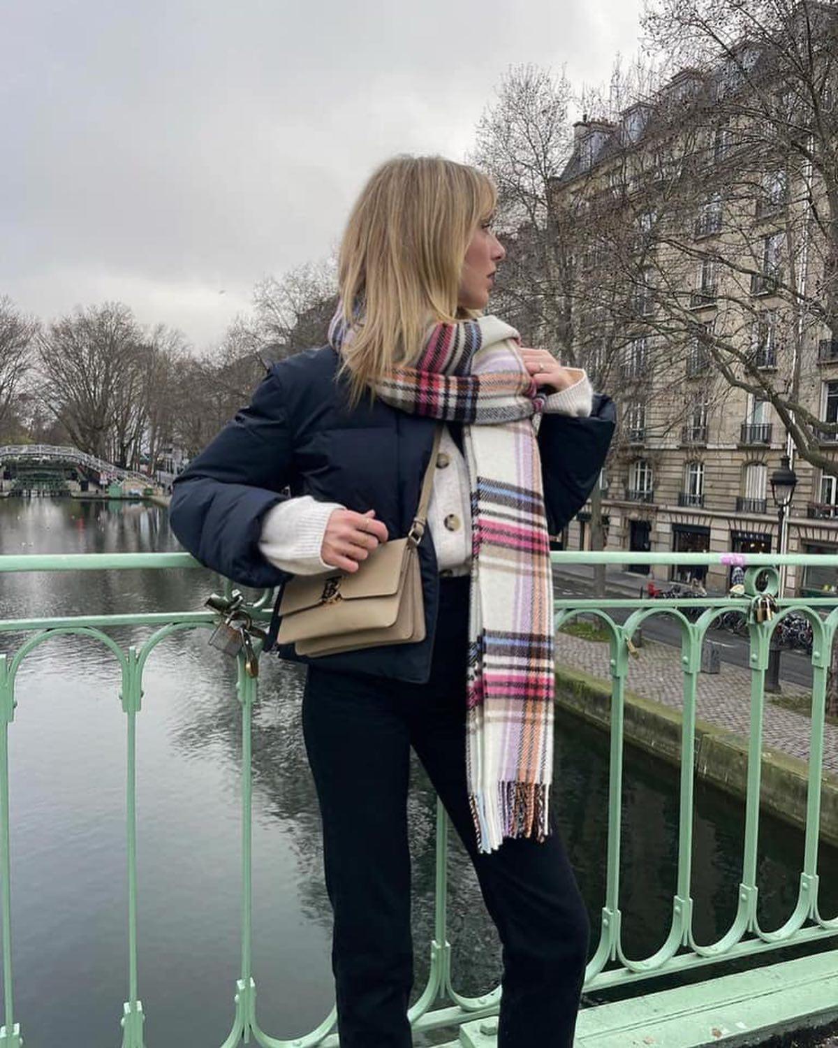 코트 대신 블랙패딩😎🖤 이미지2