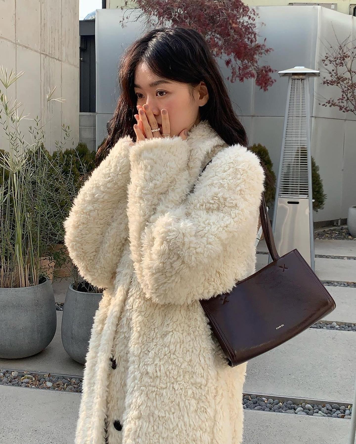데일리 숄더백룩👜💚이런 @느낌 이미지7